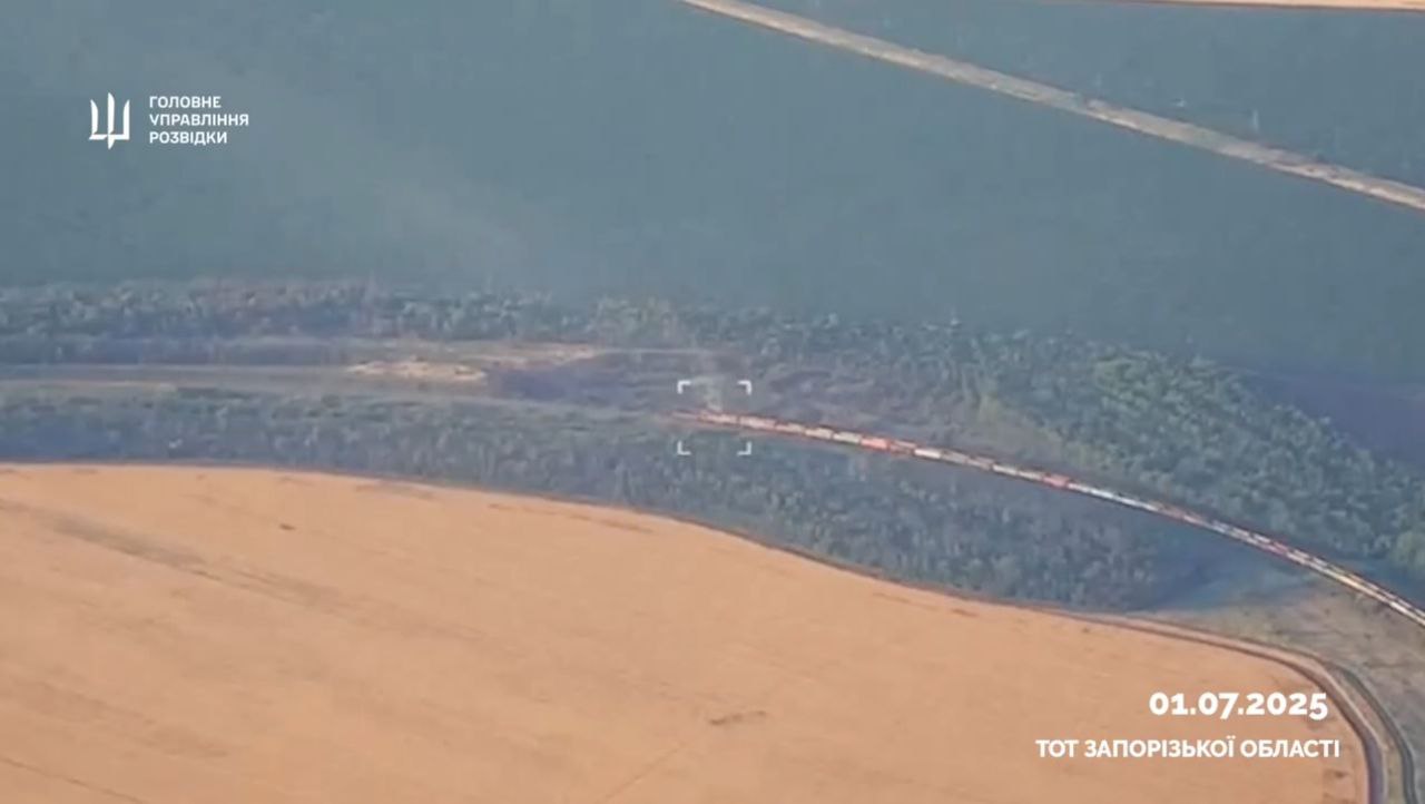 Зруйновано залізничне полотно: на захопленій частині Запорізької області заблокована ключова логістична гілка ворога, — ВІДЕО