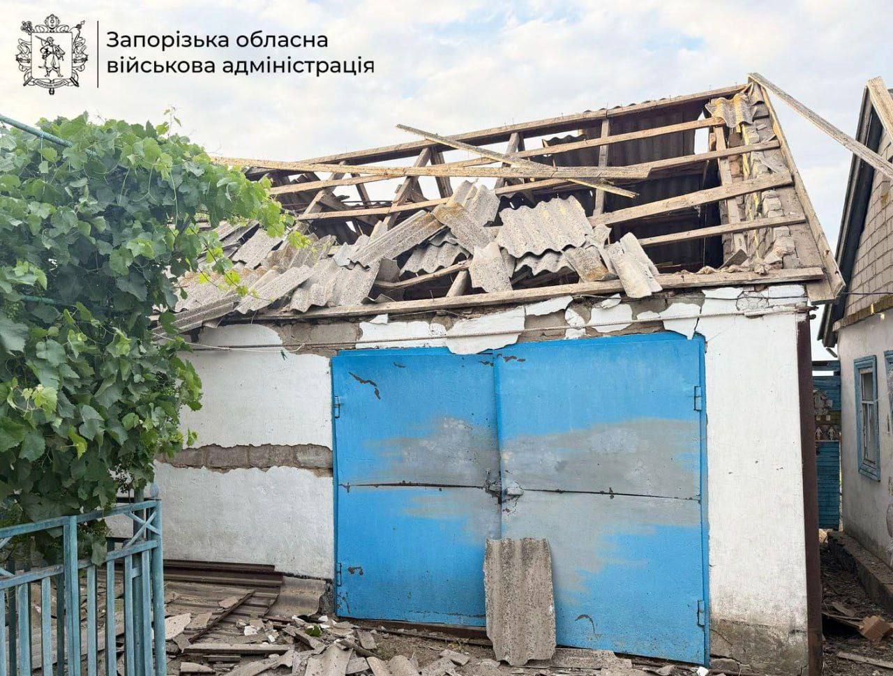 Пошкоджено оселі людей: росіяни завдали 579 ударів по Запорізькій області