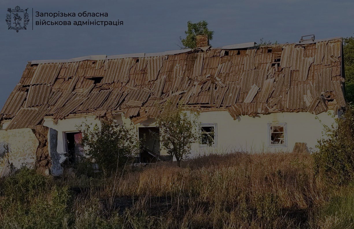 Під обстріли російських військ потрапили десять населених пунктів Запорізької області: загинула жінка