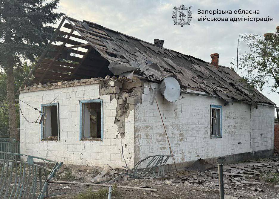 Війська РФ спрямували удари на десять населених пунктів Запорізької області: били з різних видів озброєння, є постраждалі