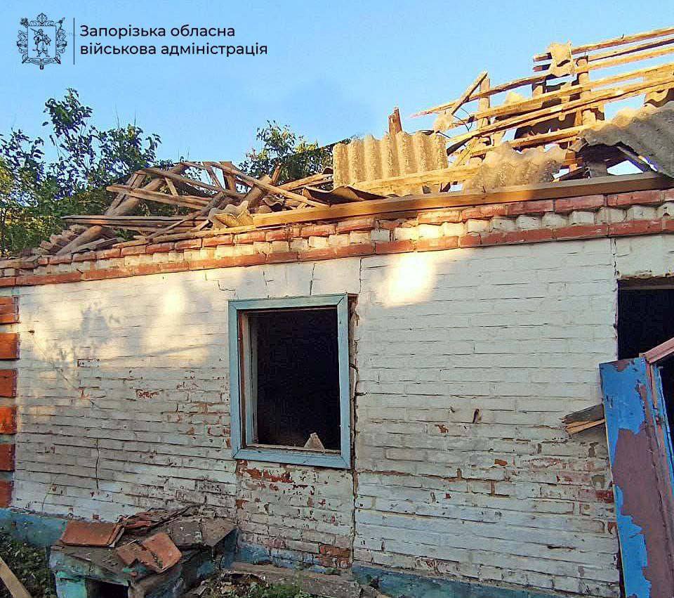 За сутки 14 запорожских городов и сел попали под российские обстрелы: пострадала девочка, поступило 28 сообщений о разрушениях