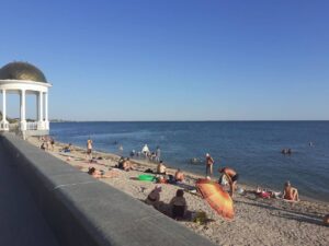 Курортний сезон по-російськи: що відбувається на окупованому Азовському узбережжі у Запорізькій області