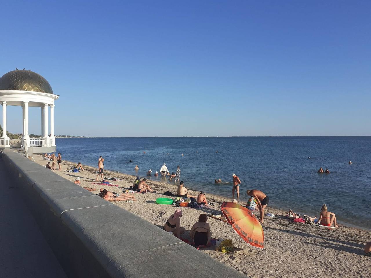 Курортний сезон по-російськи: що відбувається на окупованому Азовському узбережжі у Запорізькій області