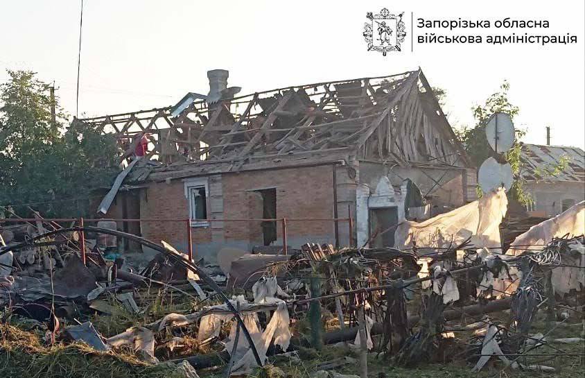 Під російські удари потрапили 18 населених пунктів Запорізької області: через обстріл загинув чоловік
