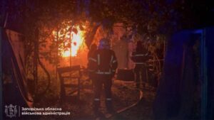 Пошкоджено дачний кооператив та корпус навчального закладу: нічна російська атака Запоріжжя та району  