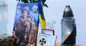 Став на захист України з перших днів вторгнення: у Запоріжжі відкрили меморіальну дошку на честь загиблого добровольця Юрія Шкіндера, — ФОТО