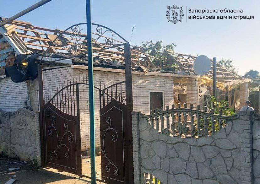 Пострадала женщина: россияне нанесли 428 ударов по Запорожской области