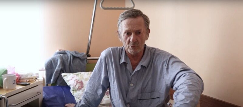Ховався від ворожих дронів у кущах: із «сірої зони» в Запорізькій області вийшов поранений пенсіонер, - ВІДЕО