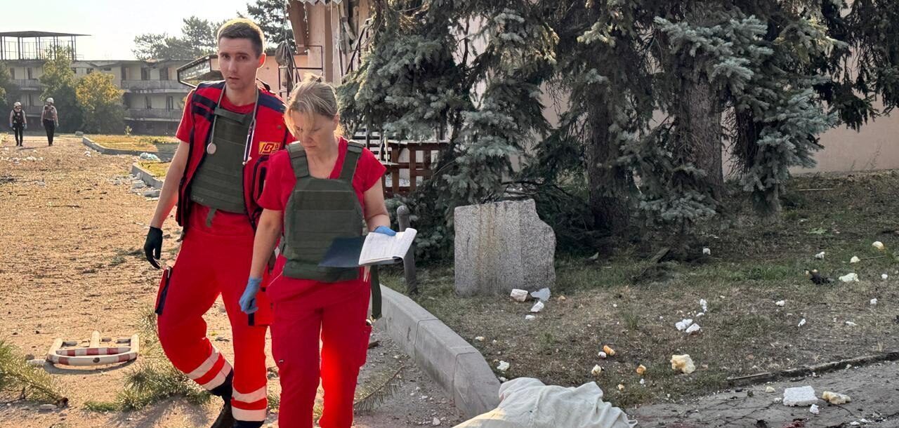 Авіаудар по базі відпочинку неподалік Запоріжжя: підліток та жінка знаходиться у тяжкому стані