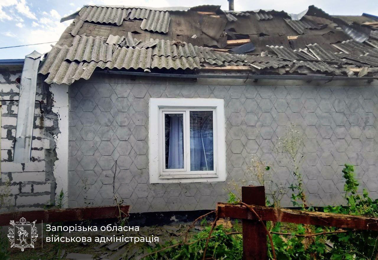 Атаковали дронами и били из артиллерии: враг нанес 585 ударов по Запорожской области
