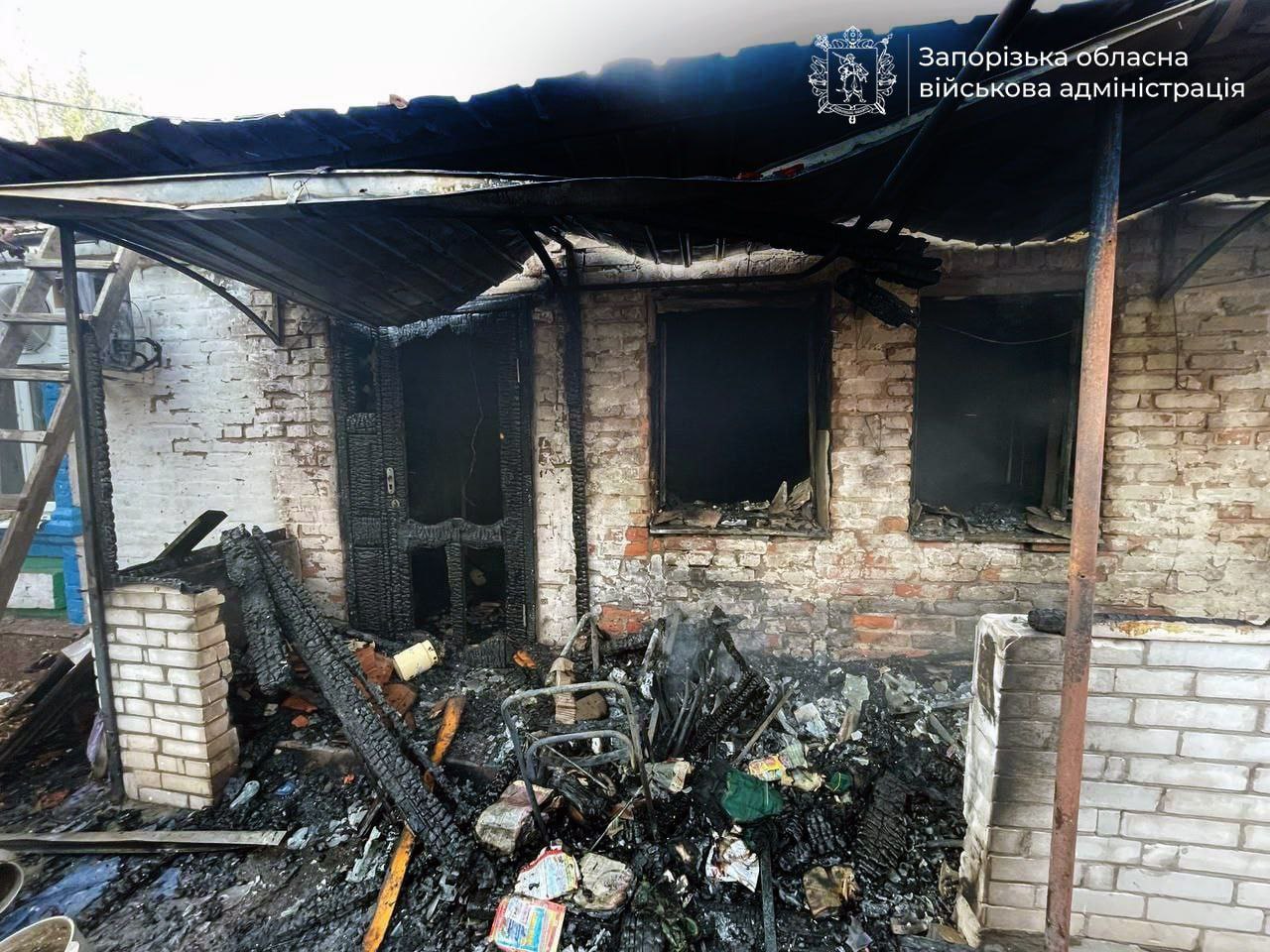 Під ударами ворога знаходилися 14 населених пунктів Запорізької області: надійшло 39 повідомлень про руйнування будинків, квартир та авто