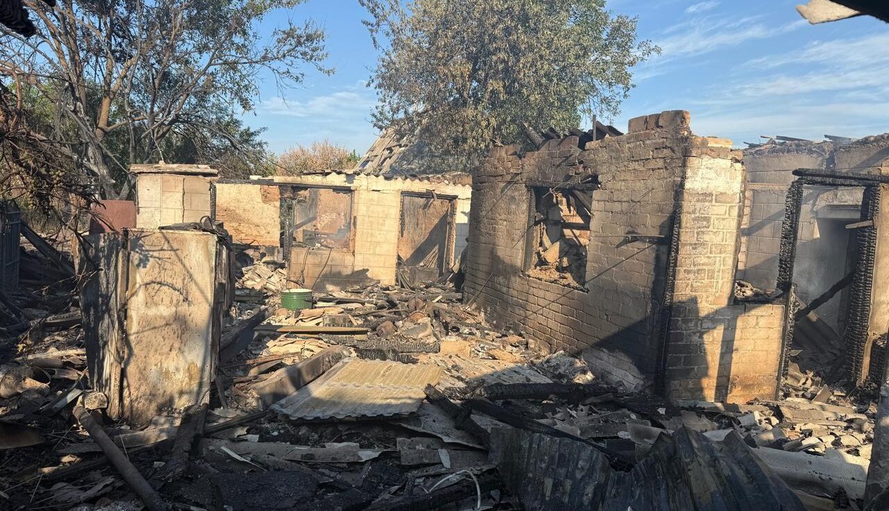 Ворог 13 серпня завдав по Запорізькій області 542 удари: пошкоджені будинки, гаражі та автівки, — ФОТО