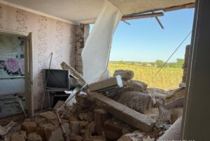 Війська РФ завдали по Запорізькій області 431 удар за добу: постраждав чоловік, що їхав на велосипеді, — ФОТО