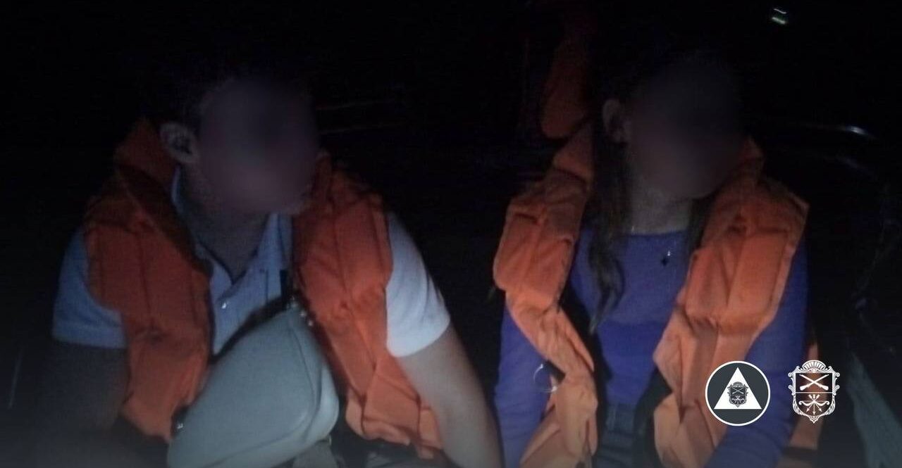 У Запоріжжі врятували двох підлітків, які застрягли на мілині біля Хортиці