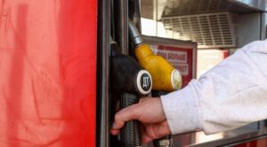 На окупованій частині Запорізької області проблеми з бензином на АЗС: підняли ціни та обмежили продаж
