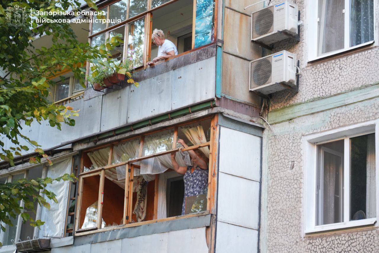 Утром россияне ударили по Запорожью: последствия вражеской атаки