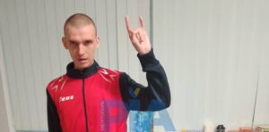 «Постійно били і змушували співати гімн РФ»: звільнений мелітополець Марк Каліуш розповів про російський полон