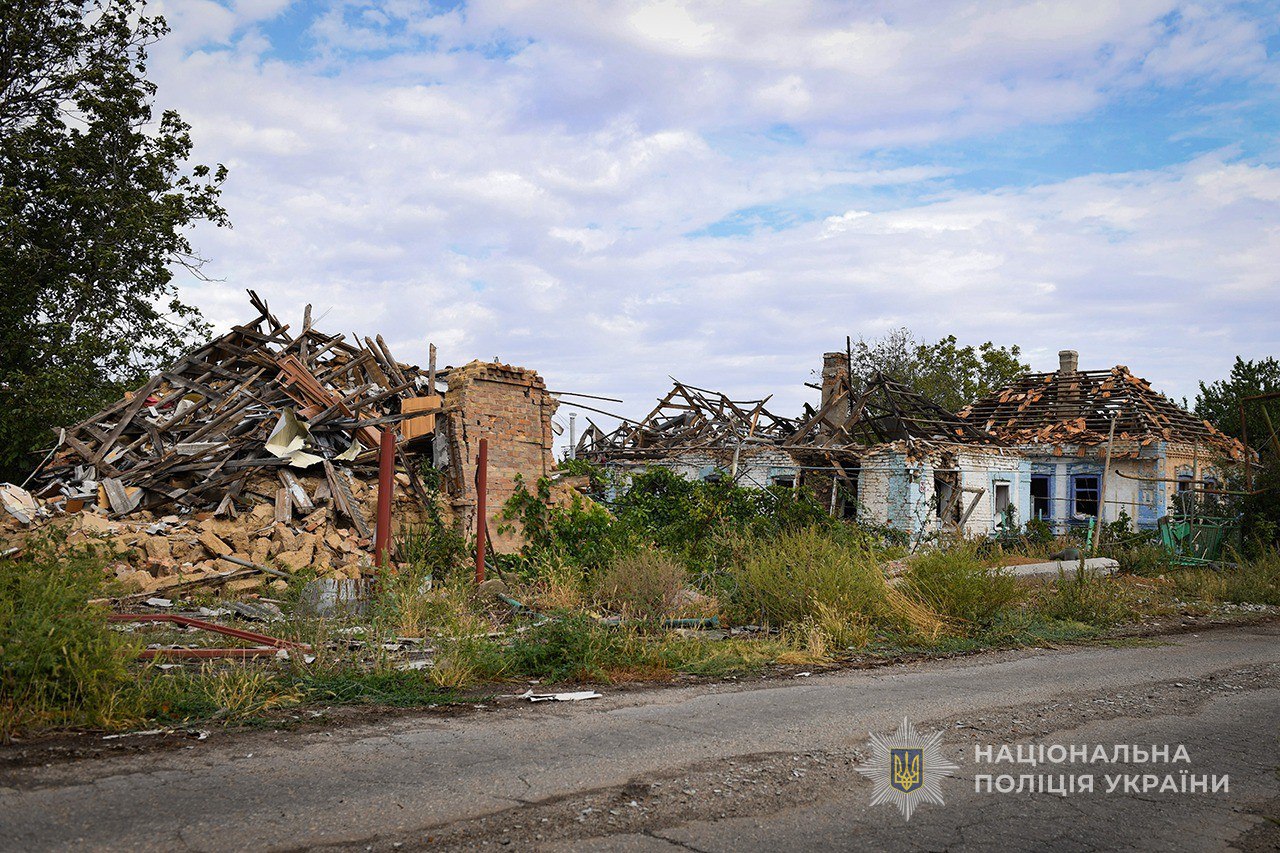 Войска РФ ударили по Запорожской области 480 раз, ранен человек: полиция показала последствия обстрелов 25 августа, — ФОТО