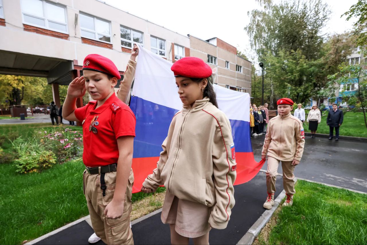 Шукали «диверсанта ЗСУ»: на окупованій частині Запорізької області загарбники намагаються штучно насаджувати дітям антиукраїнські вуличні ігри