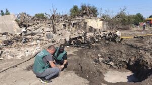 Забруднена територія та дві вирви: фахівці показали екологічні наслідки від нічних ударів по Запоріжжю 30 серпня, — ФОТО