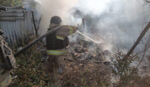 Через російські обстріли в Запорізькій області сталося шість пожеж: у Комишувасі постраждали дві людини, — ФОТО