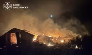 Через російські обстріли у Запорізькій області палали будівлі на фермі, ангар та приватний будинок, — ФОТО