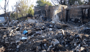 «Будинок 30 років стояв, а зараз — під знос»: запоріжці розповідають про нічні удари по місту, — ФОТО, ВІДЕО