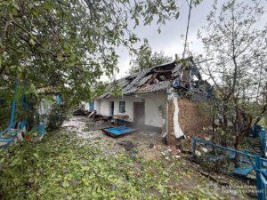 Пошкоджено багатоповерхівки та машини: наслідки російських ударів по Запорізькій області 18 вересня, — ФОТО