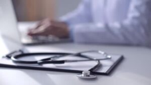 В захопленому Бердянську працюватимуть лікарі-вахтовики через брак медиків