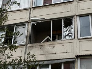 Вибухи у Запоріжжі 10 вересня: троє постраждалих, пошкоджені квартири та салон краси, — ФОТО, ВІДЕО