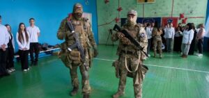 У захоплених школах на окупованій території російські бойовики навчають дітей «мужності»