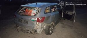 Російські війська обстріляли селище під Запоріжжям: влучили в автівку, постраждала жінка