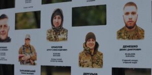 Сотні портретів бійців: у Запоріжжі з'явилася Алеї пам’яті полеглих Героїв, — ФОТО, ВІДЕО