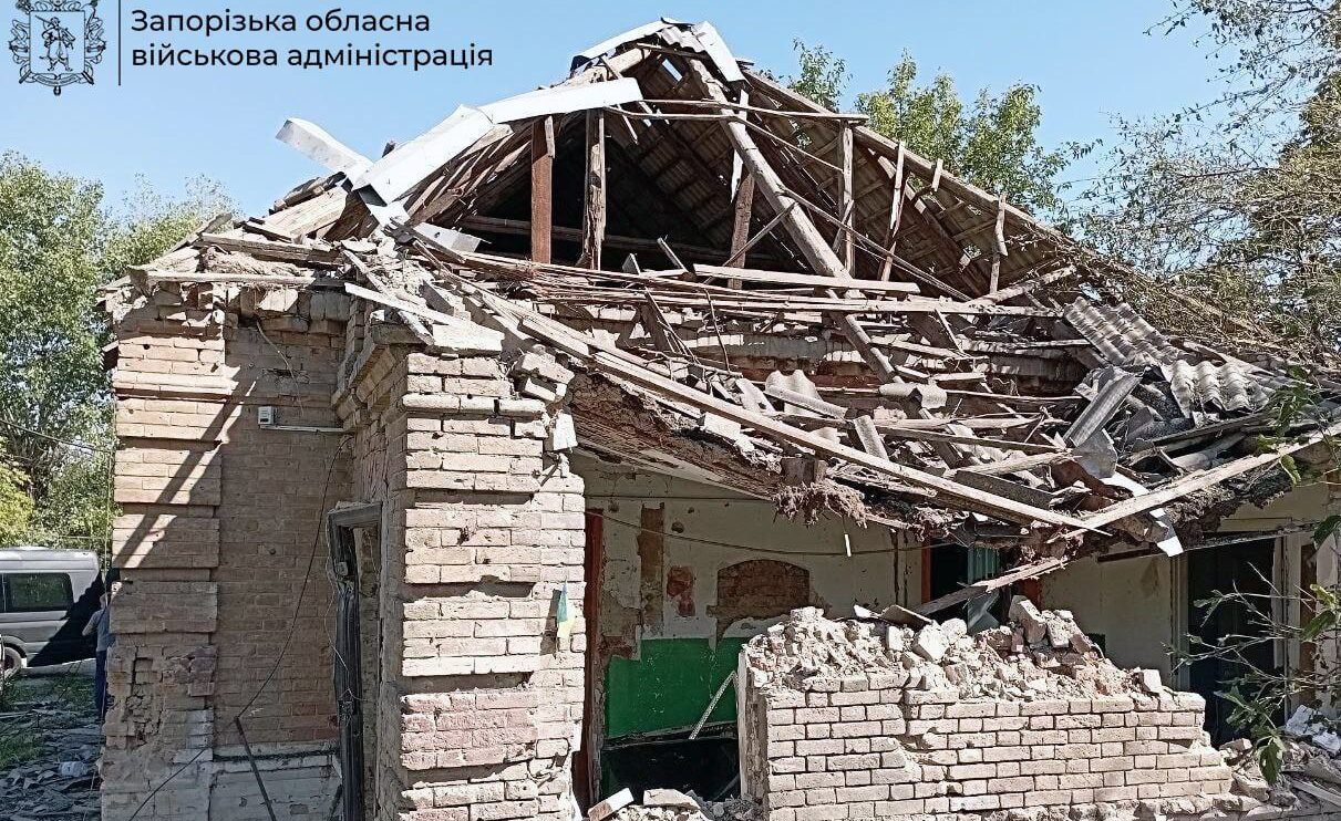Ворог вдарив по одинадцяти населених пунктах Запорізької області: через обстріли загинула людина