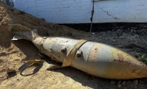 Ворожа авіабомба пішла під землю поруч з будинками: у Запоріжжі знешкодили КАБ-500, — ФОТО, ВІДЕО