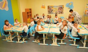 У дві зміни зможуть вчитися 400 дітей Павлівської громади: в Запорізькій області десята підземна школа відкрила двері для учнів, — ФОТО