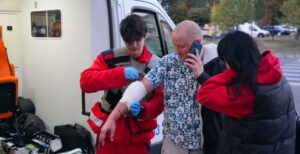 Збільшилась кількість постраждалих від сьогоднішніх ударів по Запоріжжю: медики розповіли про їхній стан, — ФОТО, ВІДЕО
