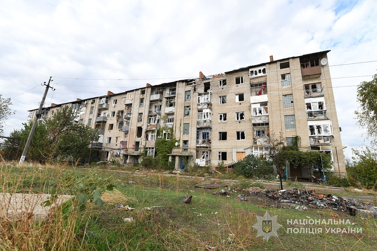 Пошкоджено багатоповерхівки та машини: наслідки ворожих ударів по Запорізькій області 2 вересня, — ФОТО
