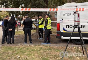 У Запоріжжі біля сміттєвого бака виявили тіло чоловіка: поліція затримала підозрюваного у вбивстві, — ФОТО, ВІДЕО