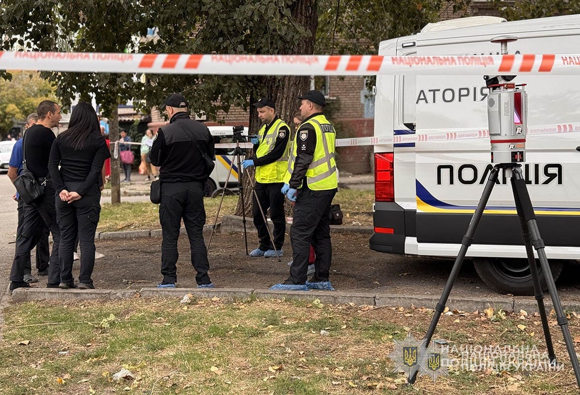 У Запоріжжі біля сміттєвого бака виявили тіло чоловіка: поліція затримала підозрюваного у вбивстві, — ФОТО, ВІДЕО