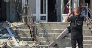 Удар безпілотника по житловому масиву Запоріжжя розслідують як воєнний злочин