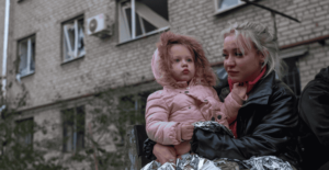 «Пролунав вибух, від якого повилітало все»: жителі Запоріжжя розповідають про нічну російську атаку на місто, — ВІДЕО