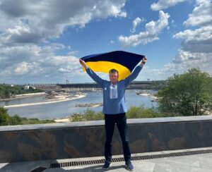 Допомагають переселенцям, підтримують військових і готуються до повернення додому: як у Запоріжжі живе релокована Комиш-Зорянська громада