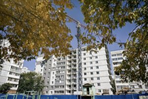 36 квартир восстанавливают «с нуля»: в Запорожье продолжается восстановление полуразрушенной ударом многоэтажки на улице Запорожской, - ФОТО