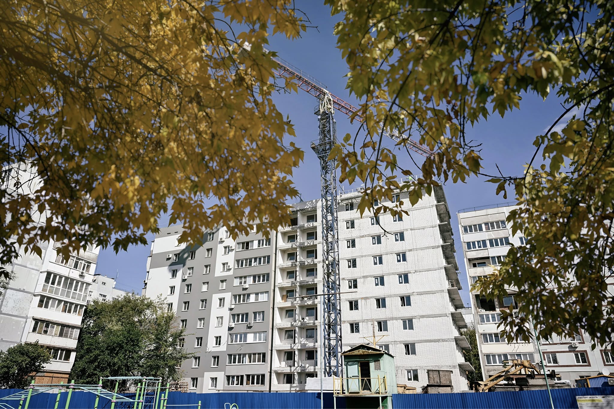 36 квартир восстанавливают «с нуля»: в Запорожье продолжается восстановление полуразрушенной ударом многоэтажки на улице Запорожской, - ФОТО