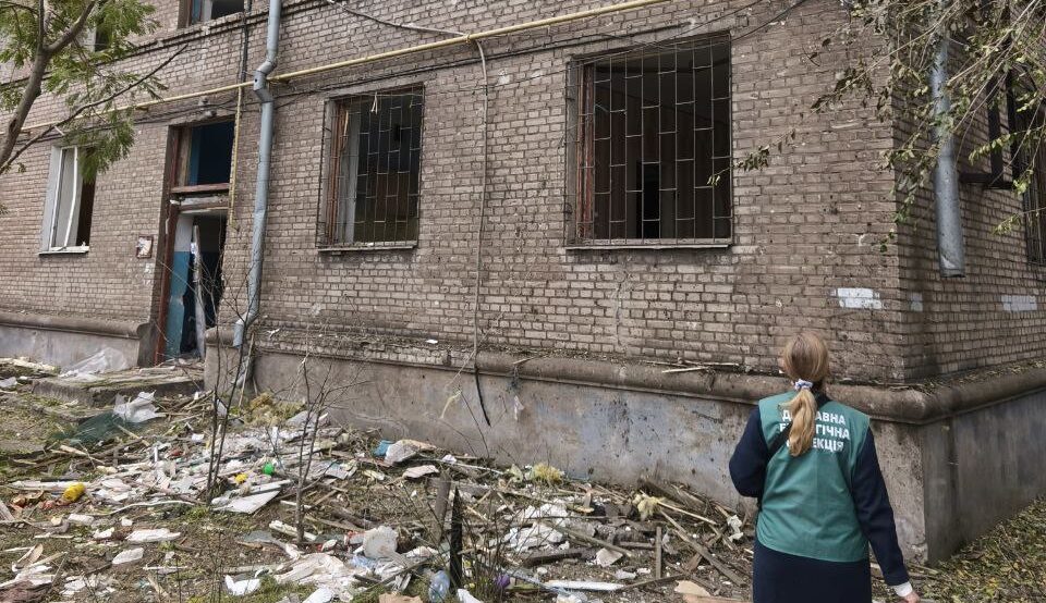 Вирва та пошкодження земельних ділянок: екологи показали наслідки нічної російської атаки на Запоріжжя 10 жовтня, — ФОТО