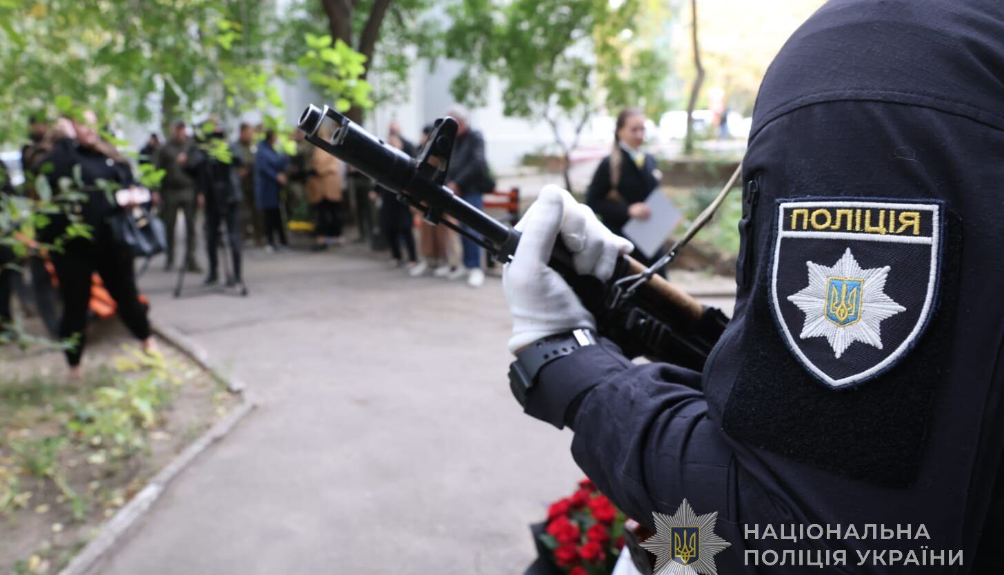 У Запоріжжі встановили меморіальні дошки на честь двох правоохоронців, які загинули під час виконання професійних завдань, — ФОТО, ВІДЕО