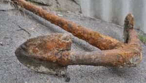 Мешканець Запоріжжя виявив на Хортиці дорогий якір XVIII століття
