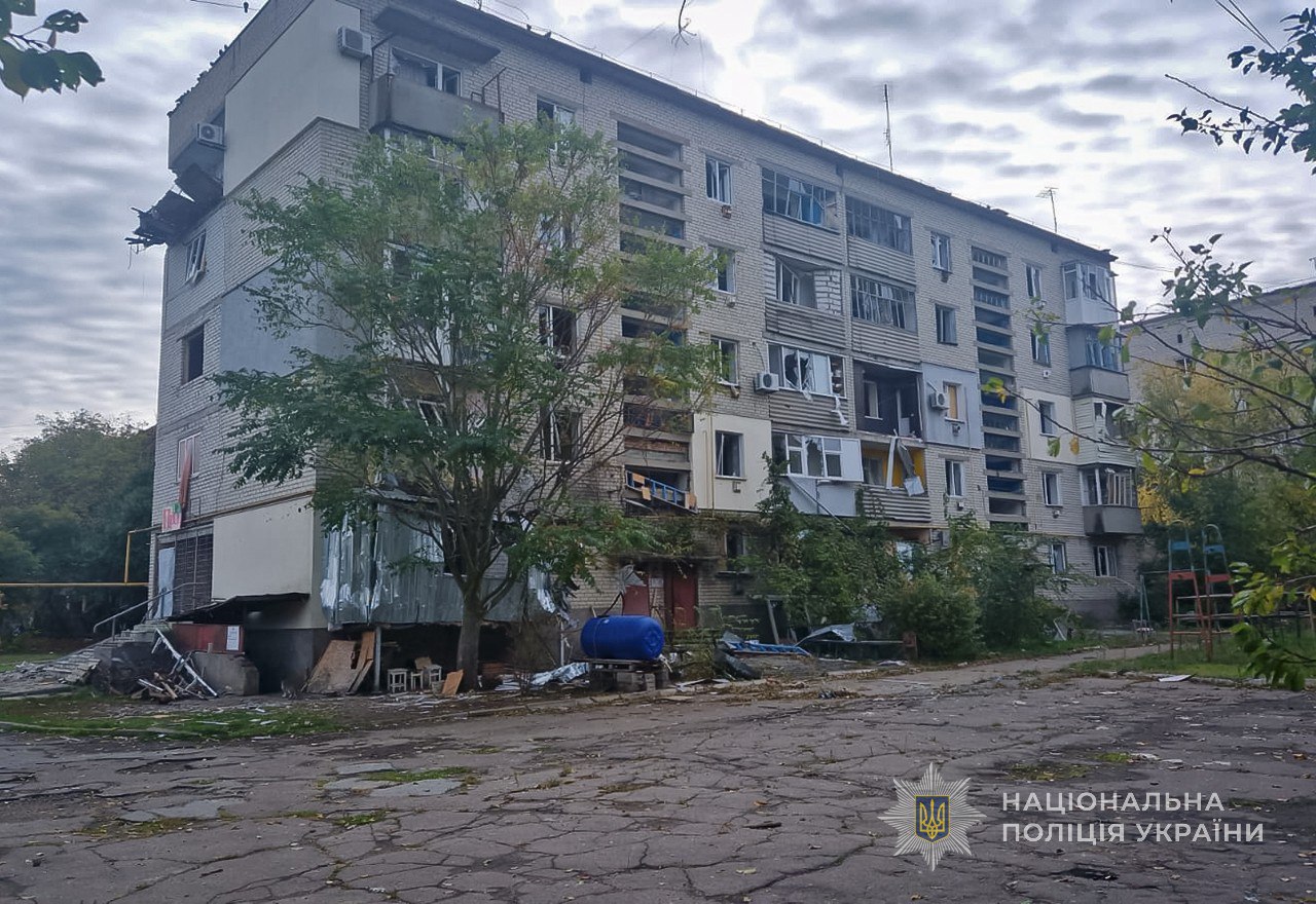 Разрушены дома и ранен мужчина: последствия вражеских попаданий по Запорожской области 14 октября, — ФОТО