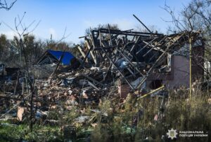 Пошкоджено машини та будинки: наслідки російських влучань по Запорізькій області 16 жовтня, — ФОТО